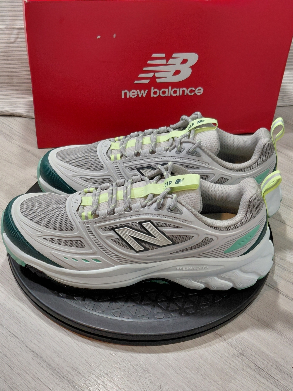 (New) NEW Balance Women Fresh Foam 410 V9 Trail Running Shoes Grey Green W9.5